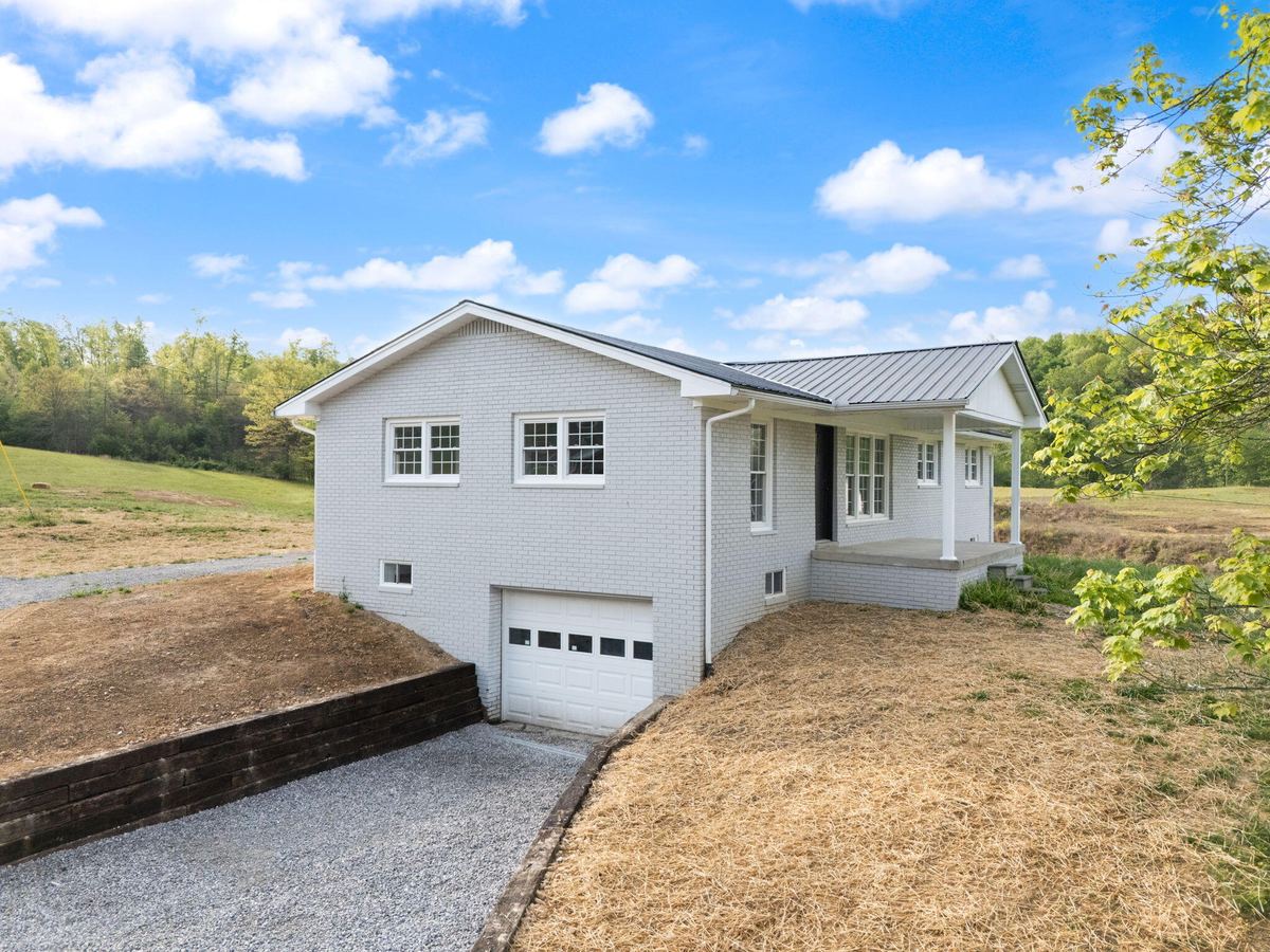 827 Pine Hill Brock Road, London, KY 40741 — primary photo
