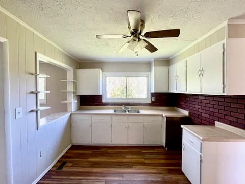 411 KY-3085, Flat Lick, KY 40935 — photo 5