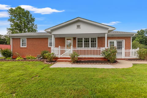 40 Edwards Road, Irvine, KY 40336 — photo 2