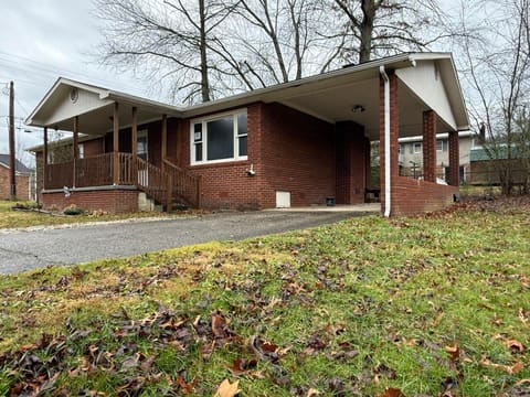 11 Short Street, Thelma, KY 41260 — photo 3