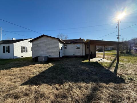 816 W Chester Avenue, Middlesboro, KY 40965 — photo 5