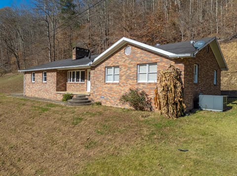 2860 Johnson Fork, Salyersville, KY 41465 — photo 2