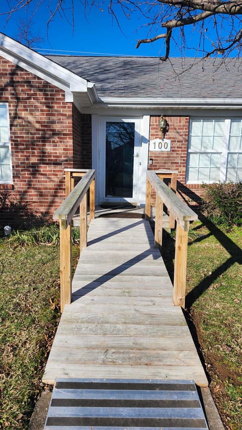100 Henry Drive, Berea, KY 40403 — photo 4