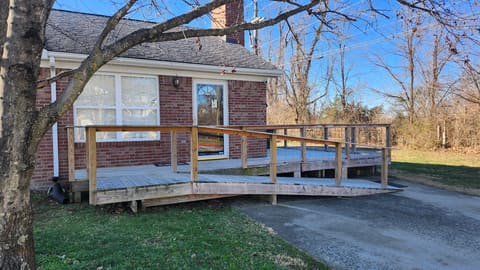 100 Henry Drive, Berea, KY 40403 — photo 5
