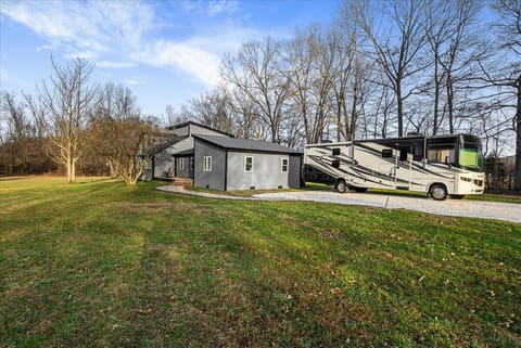 105 Karin Dr, Stanton, KY 40380 — photo 2