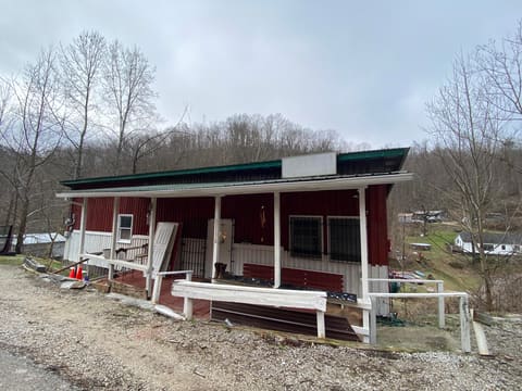 11130 Kentucky 1524, Manchester, KY 40962 — photo 2