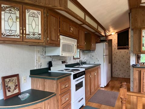 837 Crockett Road, Russell Springs, KY 42642 — photo 3