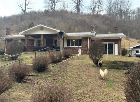 1267 Lower Taulbee Fork Road, Vancleve, KY 41385 — photo 2