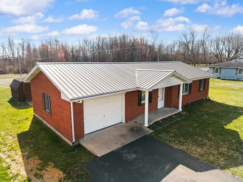 2048 US-127, Russell Springs, KY 42642 — photo 3