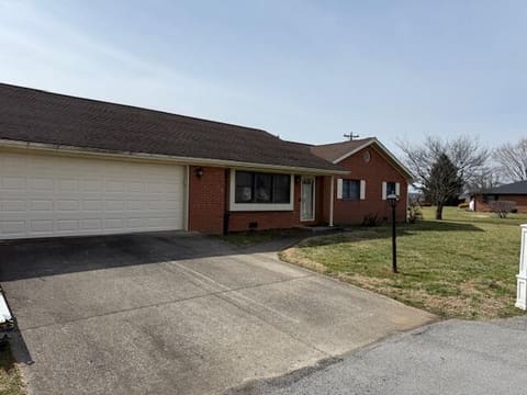 60 Farmington, Monticello, KY 42633 — photo 2