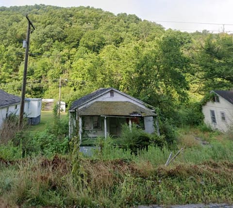 20100 Kentucky 122, Bevinsville, KY 41606 — photo 2