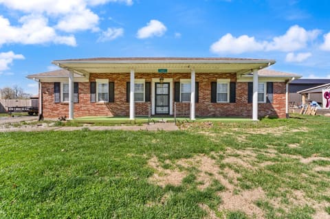 157 Estes Drive, Lancaster, KY 40444 — photo 2
