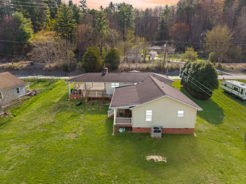 6139 Main Street, Thelma, KY 41260 — photo 2