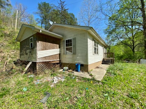 389 Newman Branch, Hi Hat, KY 41636 — photo 2