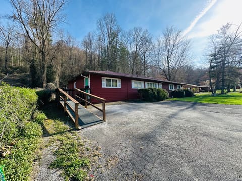 212 Town Branch Road, Manchester, KY 40962 — photo 2