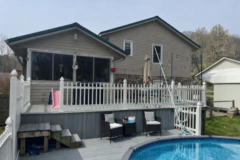 156 Wellington Drive, Middlesboro, KY 40965 — photo 2