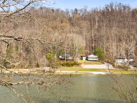 1810 Calk Lake Road, Jeffersonville, KY 40337 — photo 2