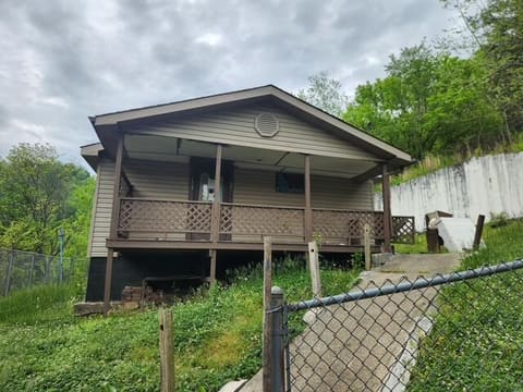 30 Moonlight Hill, Hazard, KY 41701 — photo 2