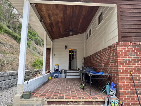 514 Cracker Bottom Rd Road, Martin, KY 41649 — photo 4