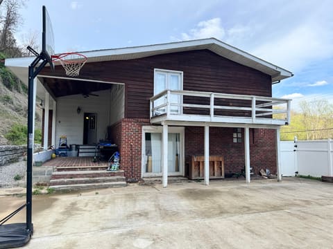 514 Cracker Bottom Rd Road, Martin, KY 41649 — photo 5