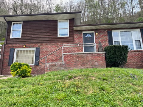 514 Cracker Bottom Rd Road, Martin, KY 41649 — photo 3
