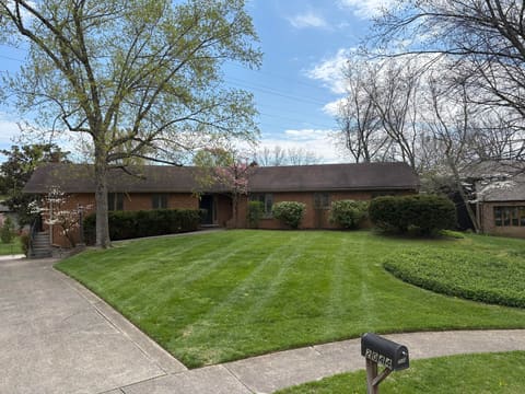 2044 Manor Drive, Lexington, KY 40502 — photo 2