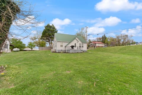 31 Cemetery Road, Williamsburg, KY 40769 — photo 2