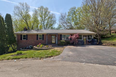 122 Azalea Court, Mt Sterling, KY 40353 — photo 2