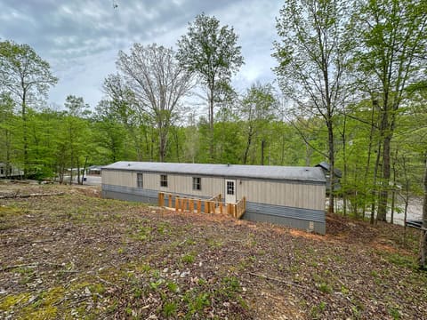 460 N Lake Drive, Burnside, KY 42519 — photo 3