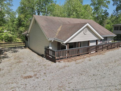 131 Golden Pond Road, Monticello, KY 42633 — photo 3