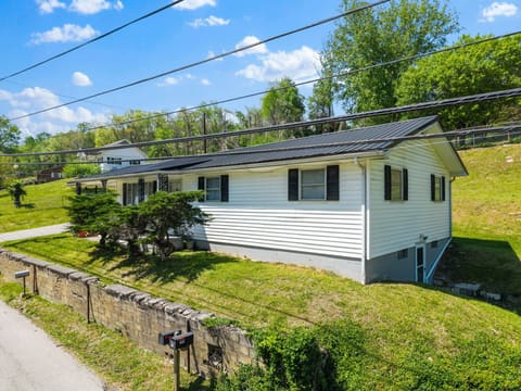 10 Frog Avenue, Manchester, KY 40962 — photo 3