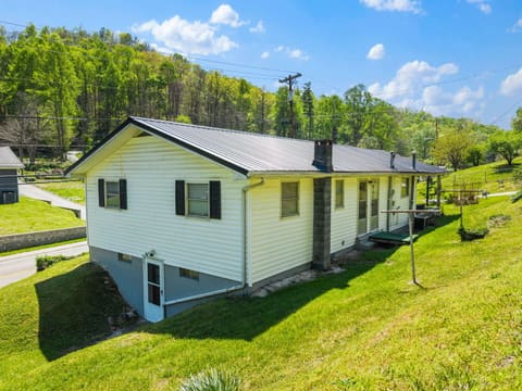 10 Frog Avenue, Manchester, KY 40962 — photo 5