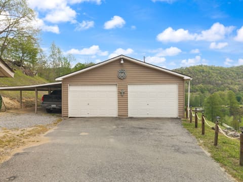 9969 State Hwy 581, Paintsville, KY 41240 — photo 5