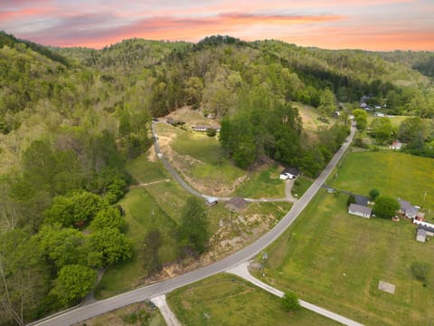 9969 State Hwy 581, Paintsville, KY 41240 — photo 3