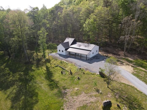 2748 Damron Creek Road, Russell Springs, KY 42642 — photo 5