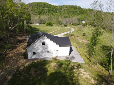 2748 Damron Creek Road, Russell Springs, KY 42642 — photo 4