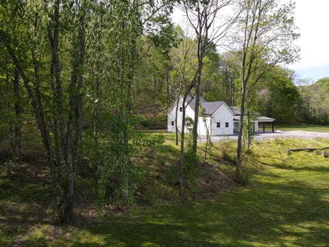 2748 Damron Creek Road, Russell Springs, KY 42642 — photo 2