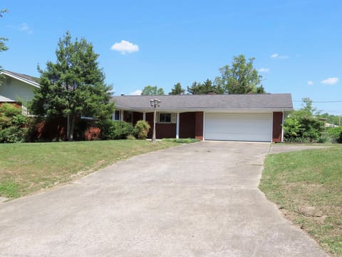 912 Barbourville Street, Corbin, KY 40701 — photo 2