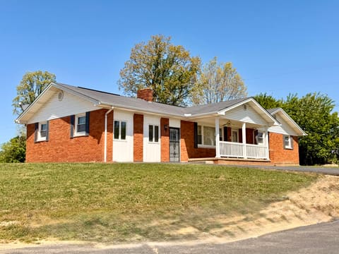 324 Hicks Lane, London, KY 40744 — photo 2