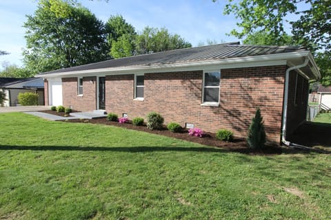 406 Sunset Drive, Lawrenceburg, KY 40342 — photo 3