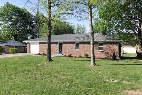 406 Sunset Drive, Lawrenceburg, KY 40342 — photo 4