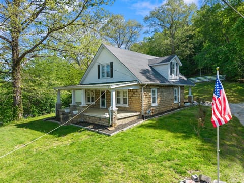249 3rd Street, Manchester, KY 40962 — photo 2