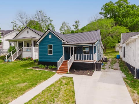 335 Broadway Street, Irvine, KY 40336 — photo 2