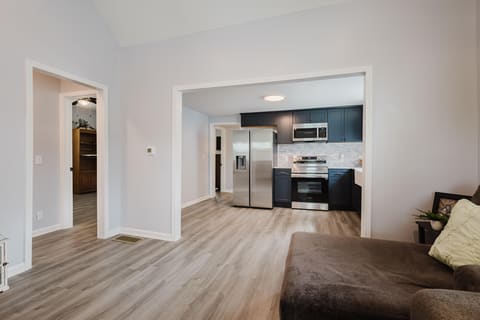 335 Broadway Street, Irvine, KY 40336 — photo 5