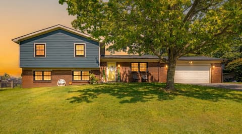1025 Crestwood Heights, Paris, KY 40361 — photo 2