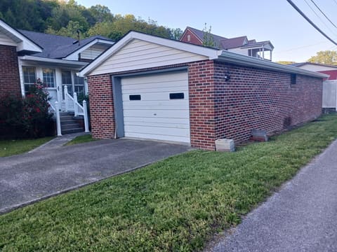 902 Oak Street, Cumberland, KY 40823 — photo 4
