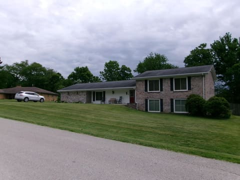 47 Timberlawn Circle, Frankfort, KY 40601 — photo 2