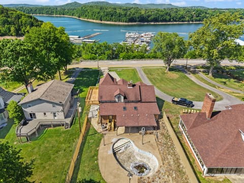 518 W Lakeshore Drive, Burnside, KY 42519 — photo 2
