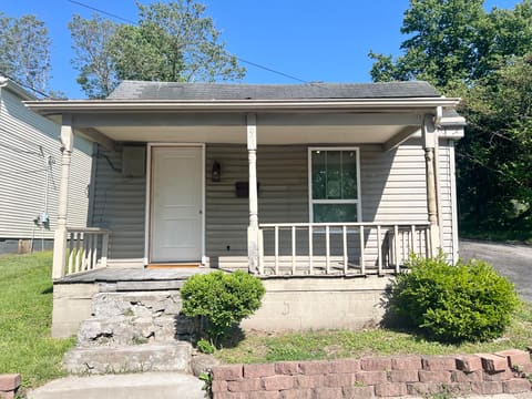870 Lylesville Street, Paris, KY 40361 — photo 2