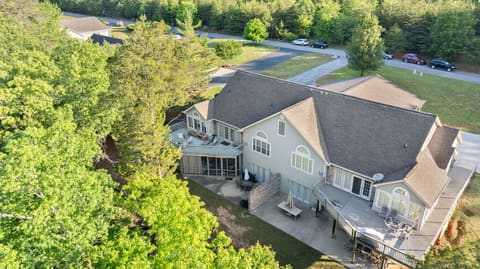 512 W Canterbury Drive, Bronston, KY 42518 — photo 4